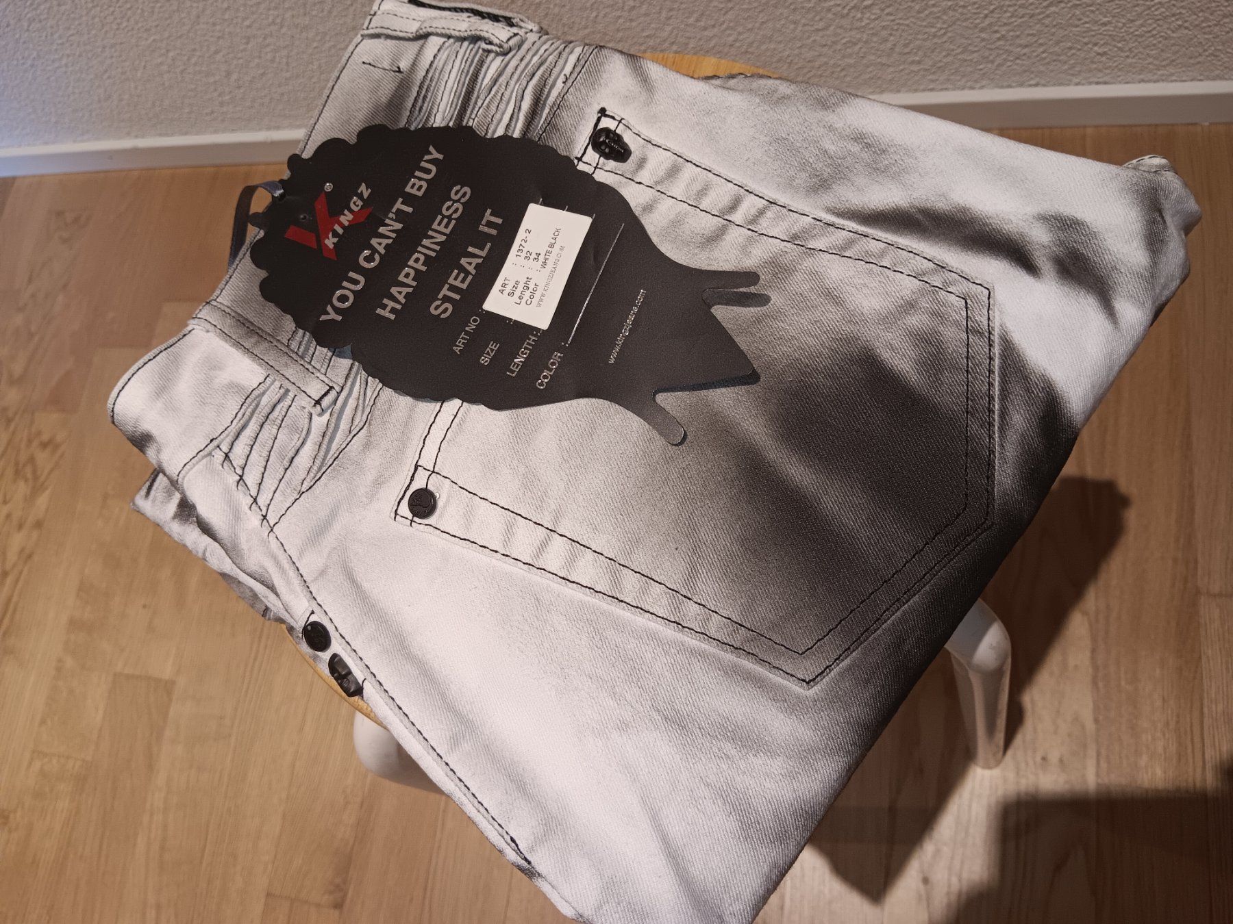 Jeans: Jeans White Black [NEU],Gr.32/34 – Nuovo (secondo la descrizione) da aarburg venduto da macacito 6