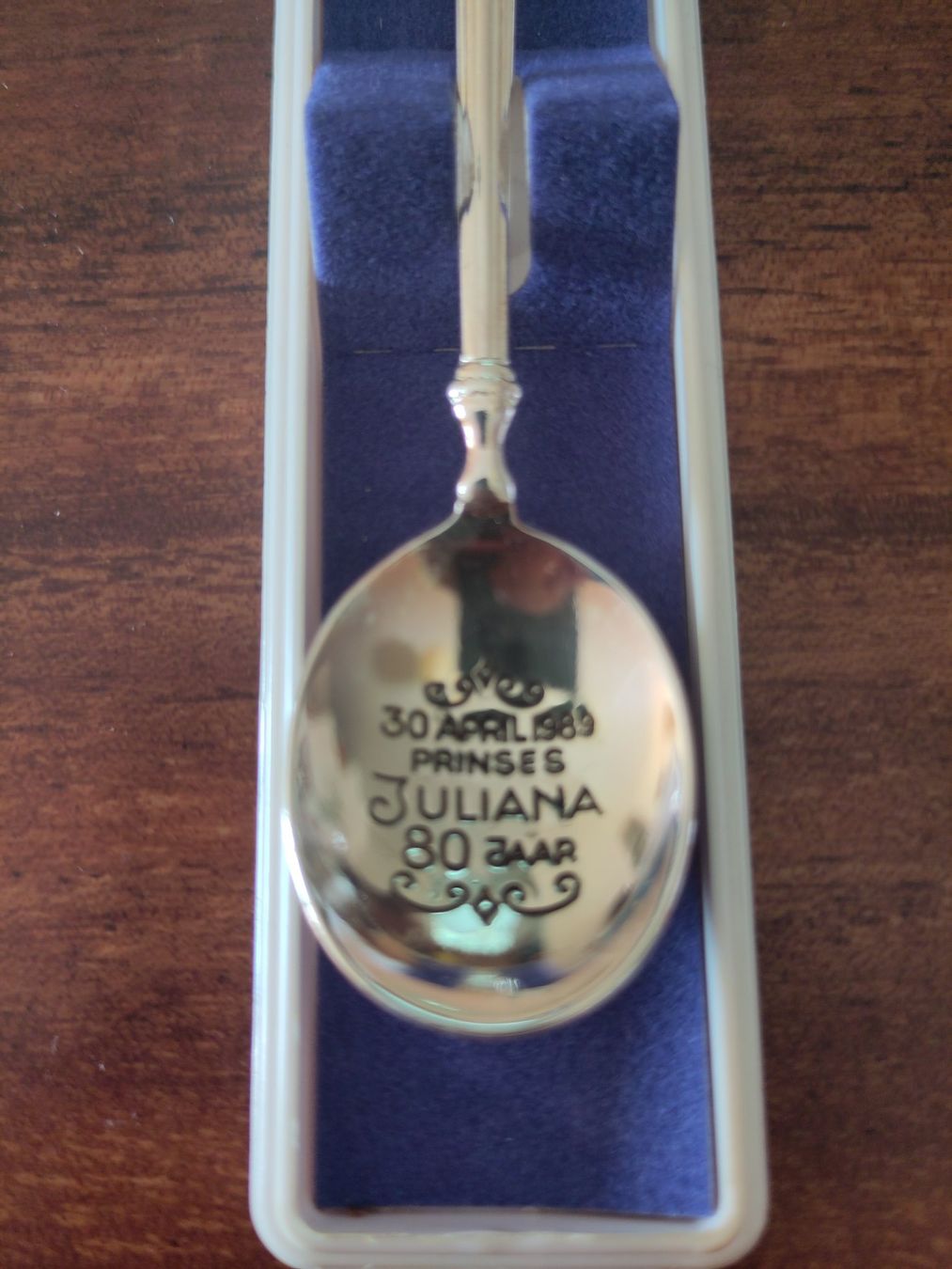 Cucchiai: Cuillère souvenir Jubilé – Nuovo e nell'imballaggio originale da Les Acacias venduto da mel_86bg 1