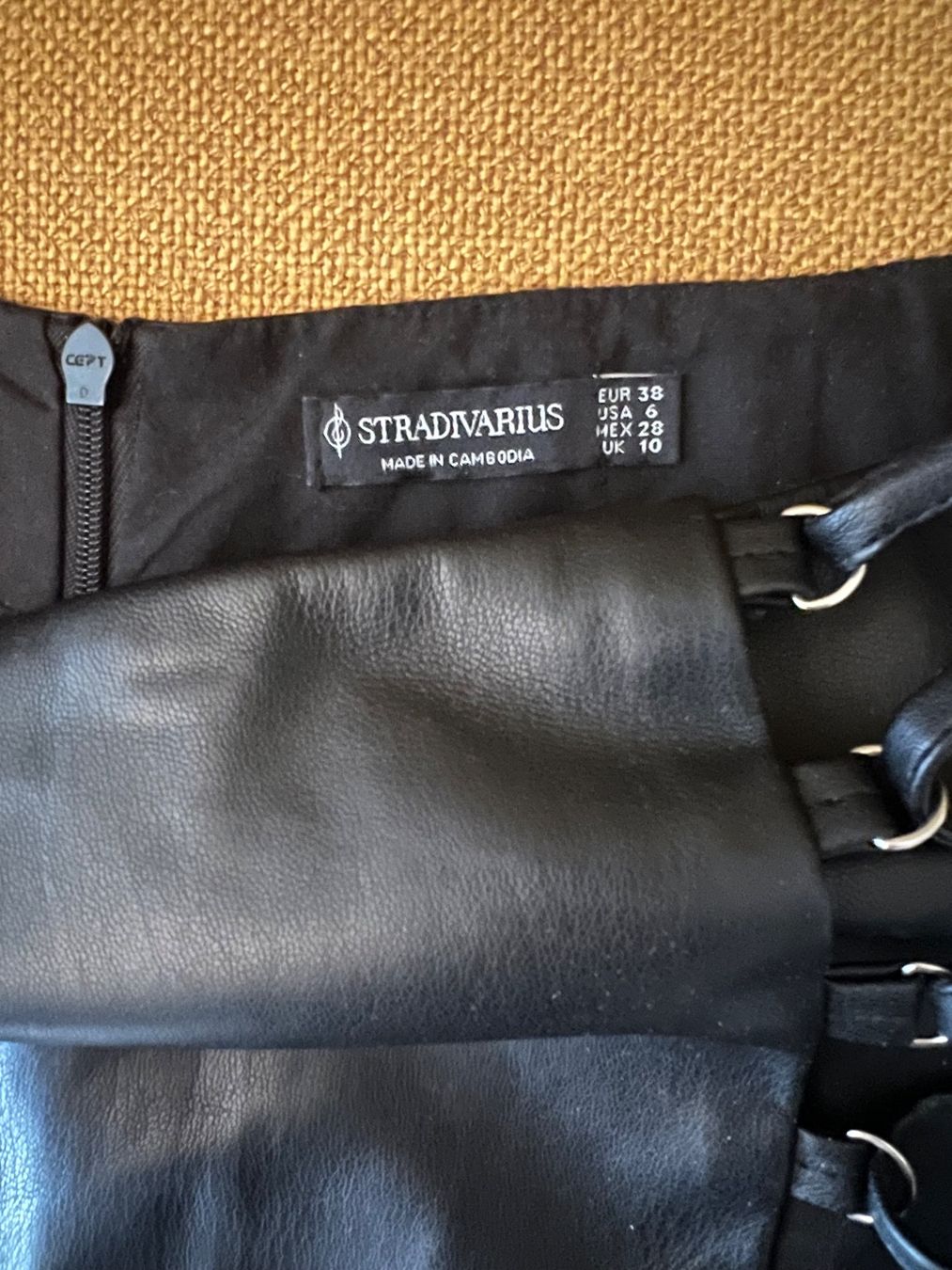Stradivarius Gonne: Stradivarius Skort / Minirock / Shorts - Grösse 38 – Nuovo (secondo la descrizione) da Effretikon venduto da YaMn 4