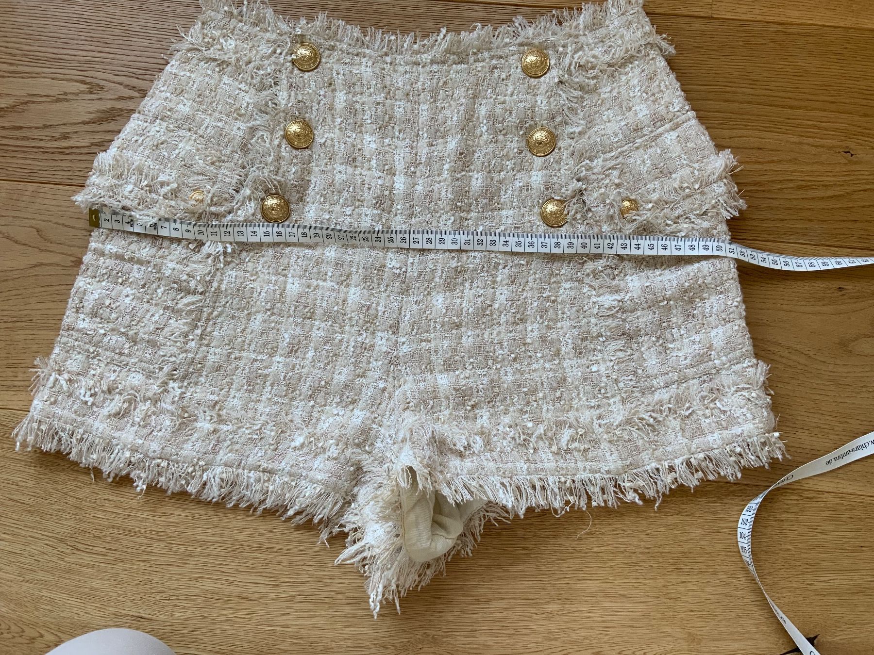 Balmain Pantaloni: Original Balmain Tweed Shorts, Gr. 38/40 – Usato da Reigoldswil venduto da benja01 4