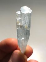 einzigartiger Aquamarin roh Kristall Sammlerstück 36.5 Karat