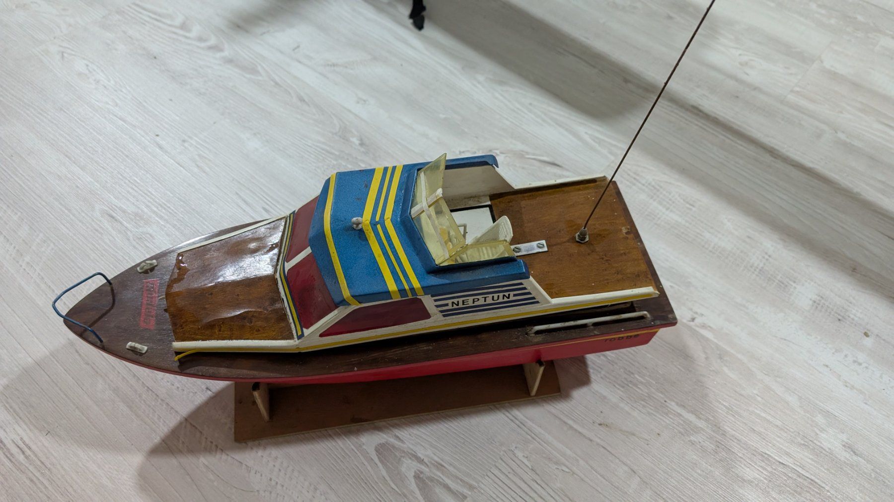 Robbe RC Modellbau: Robbe Neptun RC Boot – Defekt aus Rohrbach von Zidane6