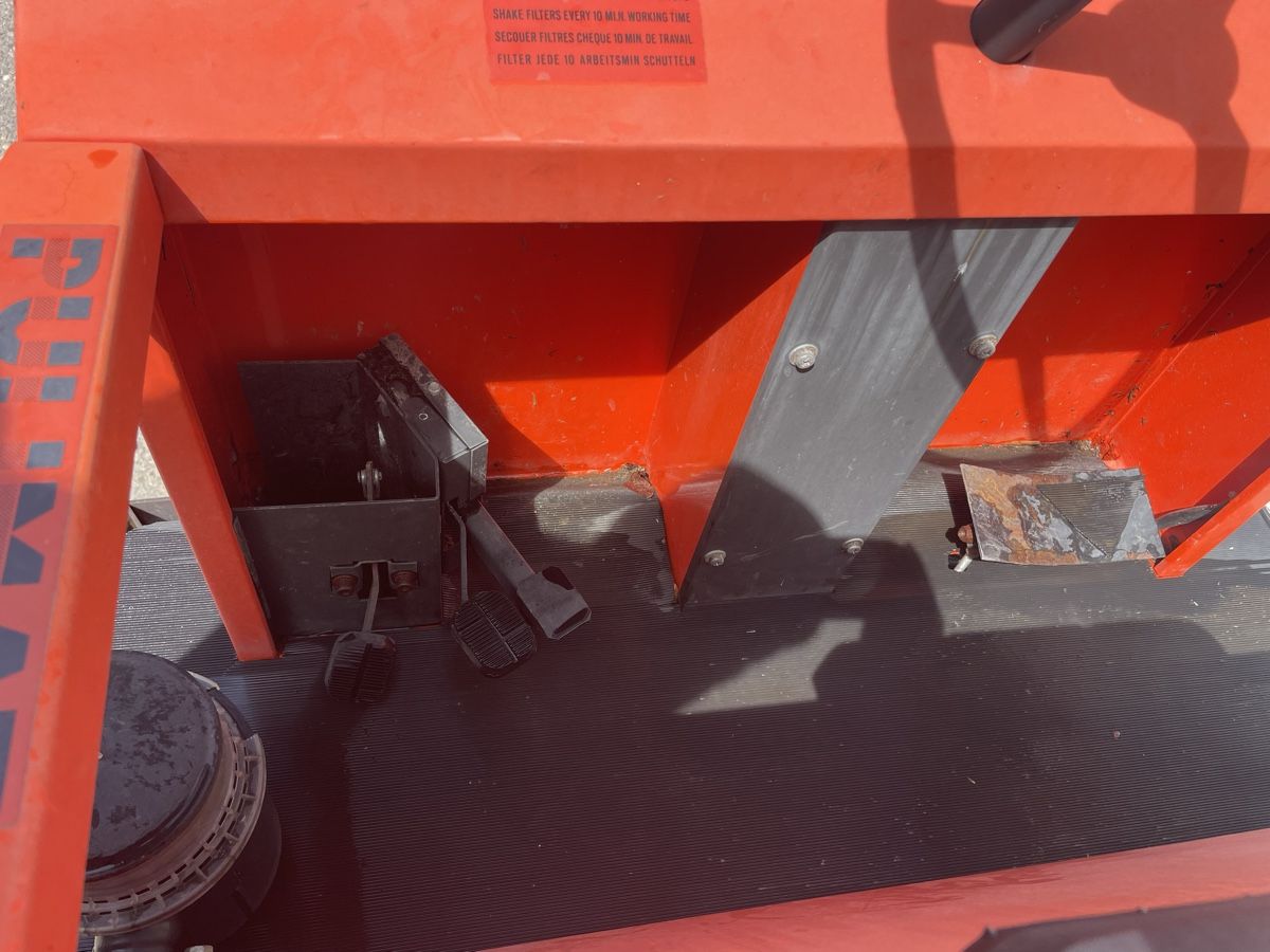 Toutes les machines: Putzmaschine Kehrmaschine – D'occasion à Altbüron par R6210 6