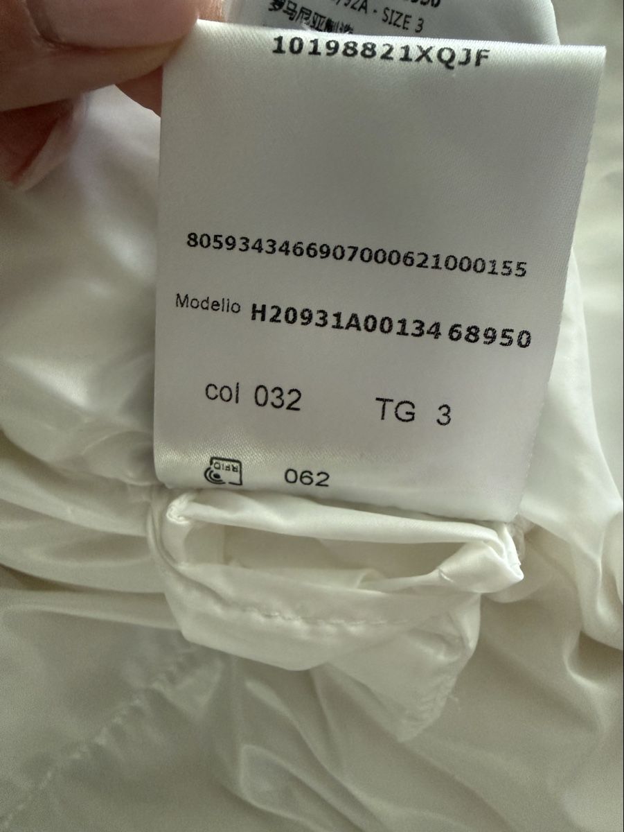 Moncler Giacche: Moncler Jacke – Nuovo (secondo la descrizione) da Davesco-Soragno venduto da tin_6xjv 7