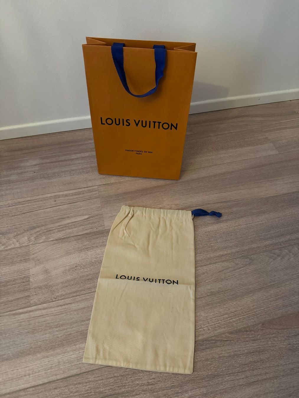 Borse: LOUIS VUITTON Set Tüte und Beutel – Usato da Bonstetten venduto da VCLS