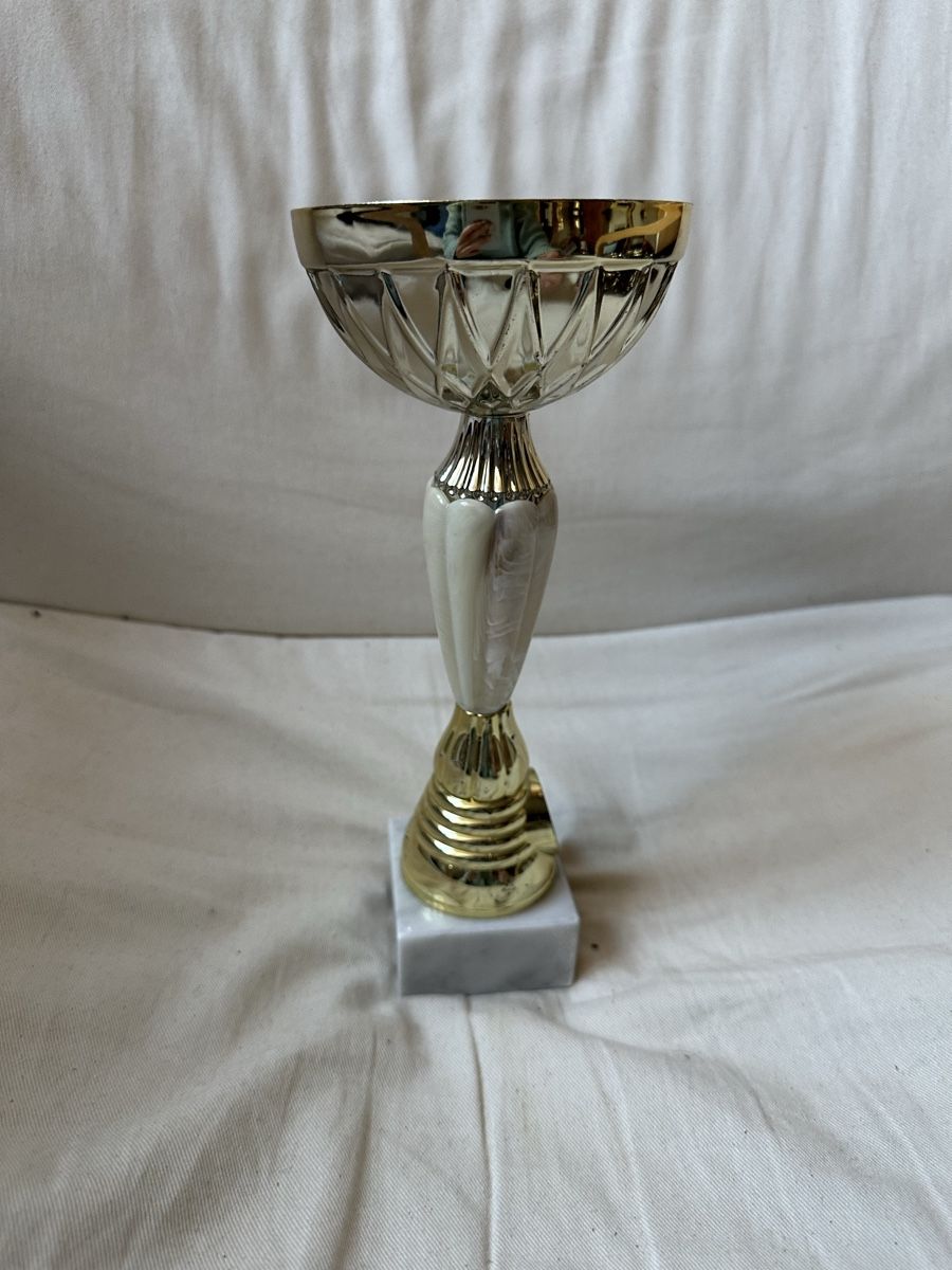 Sonstiges zum Sammeln & Seltenes: Goldener Pokal – Gebraucht aus Basel von ari_f26x 4
