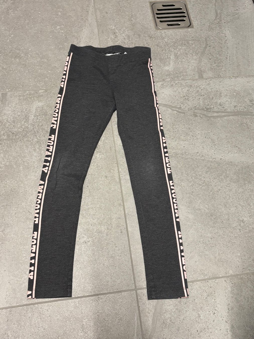 Calze & Collant: Legging 134 – Usato da Salvenach venduto da gwenwywar