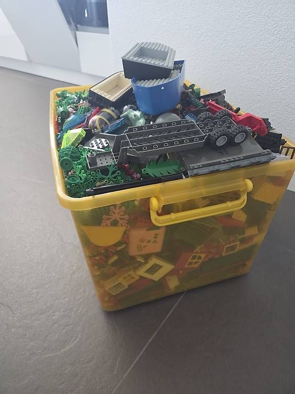Spielzeuge: Lego Kiste 14KG – Gebraucht aus Zürich von jil_pyn9