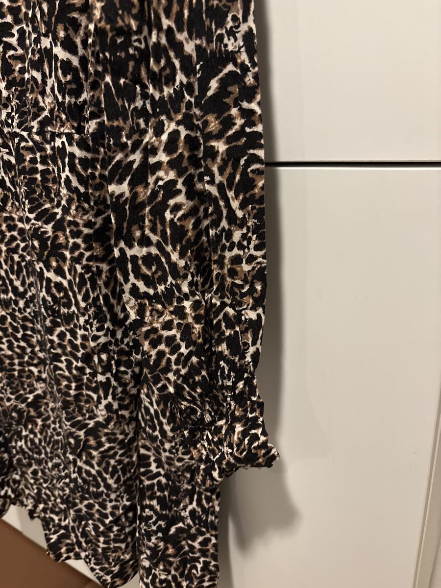 Kleider: Robe à imprimé léopard - Taille 40 – Gebraucht aus Pully von kaba07 4