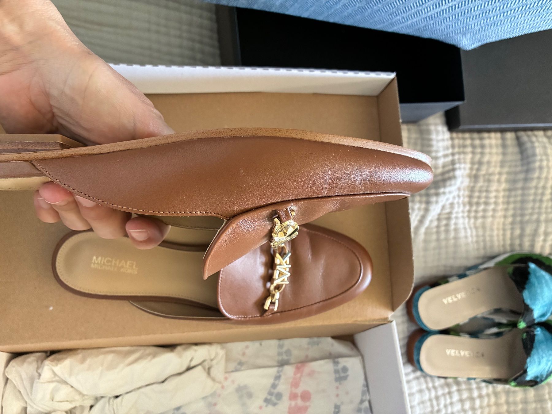 Michael Kors Chaussures femmes: Michael Kors Mules brown leather – D'occasion à Mont-sur-Rolle par Rozsnora 2