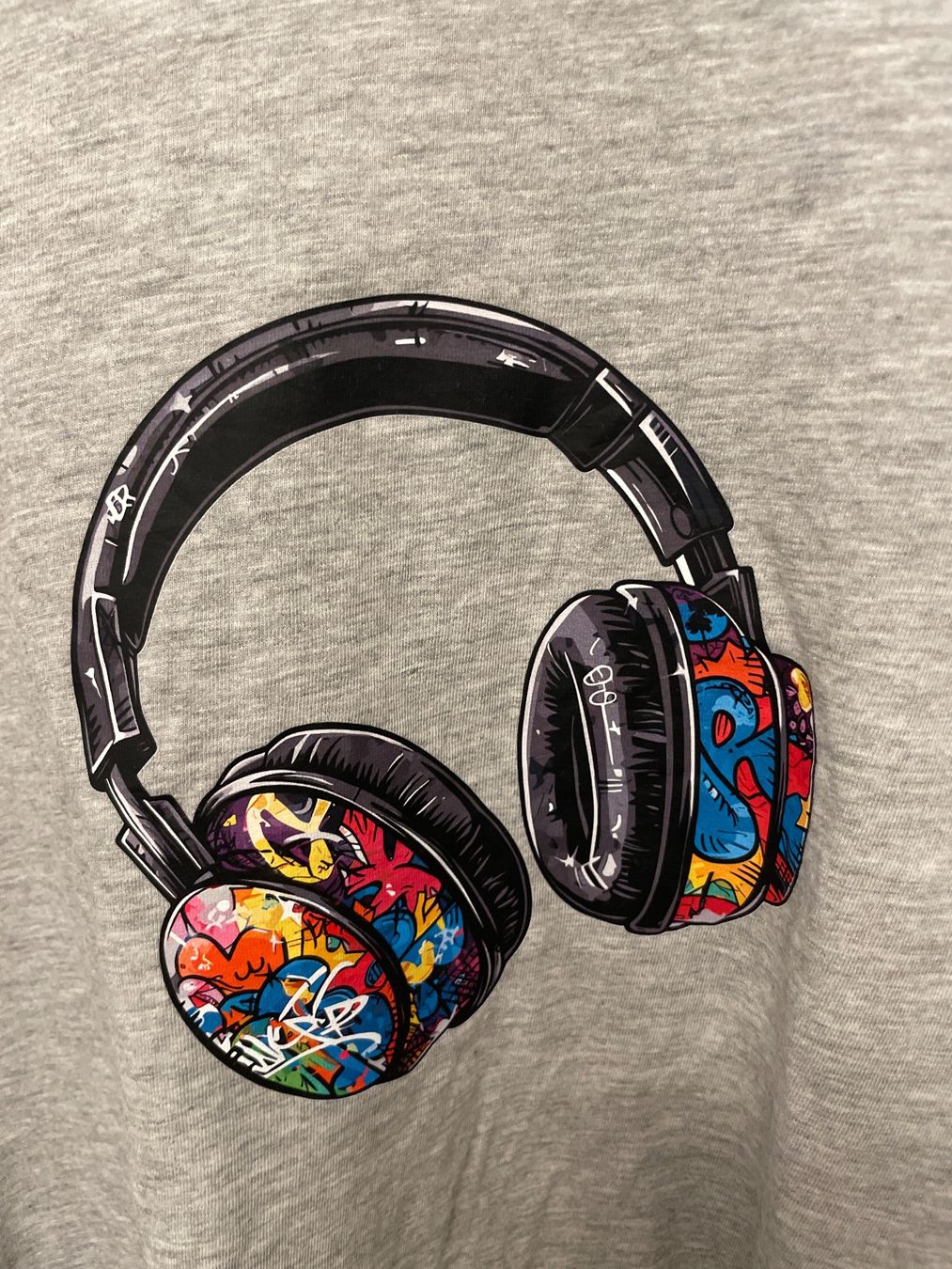 T-Shirts: Tshirt grau Musik Graffiti Kopfhörer L – Neu (gemäss Beschreibung) aus Hugelshofen von Suimosa 1