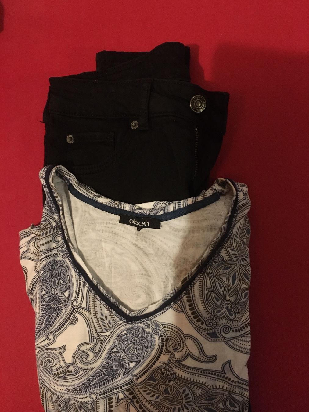 Lotti di vestiti: T-Shirt + Hose – Usato da Schaffhausen venduto da ann_g6tx