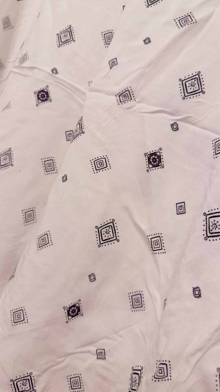 Top: • Top / Bluse • – Usato da Basel venduto da mendoza13 1