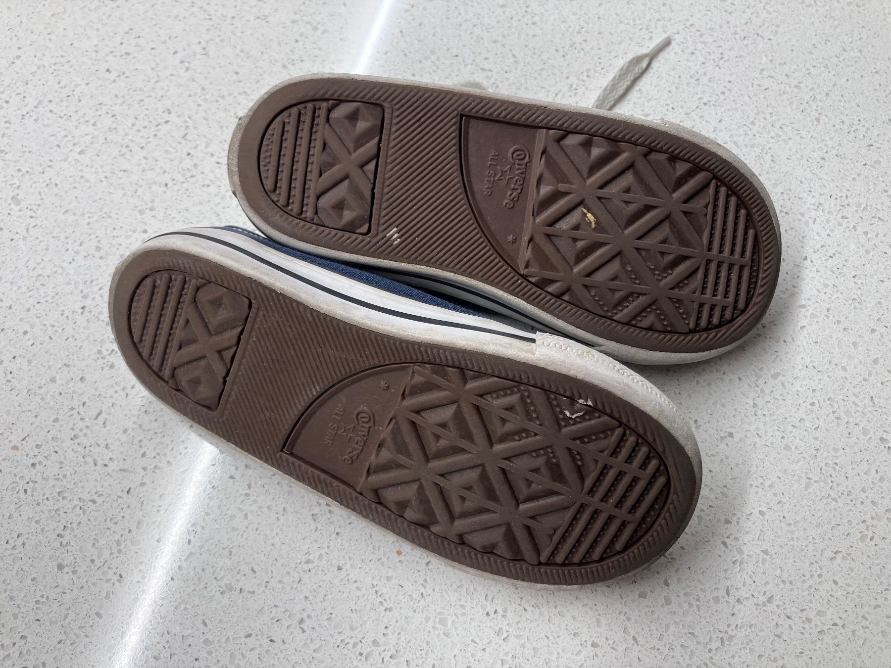 Converse Chaussures garçon: Converse dunkelblau Gr. 25 – D'occasion à Frauenfeld par andrea211 7