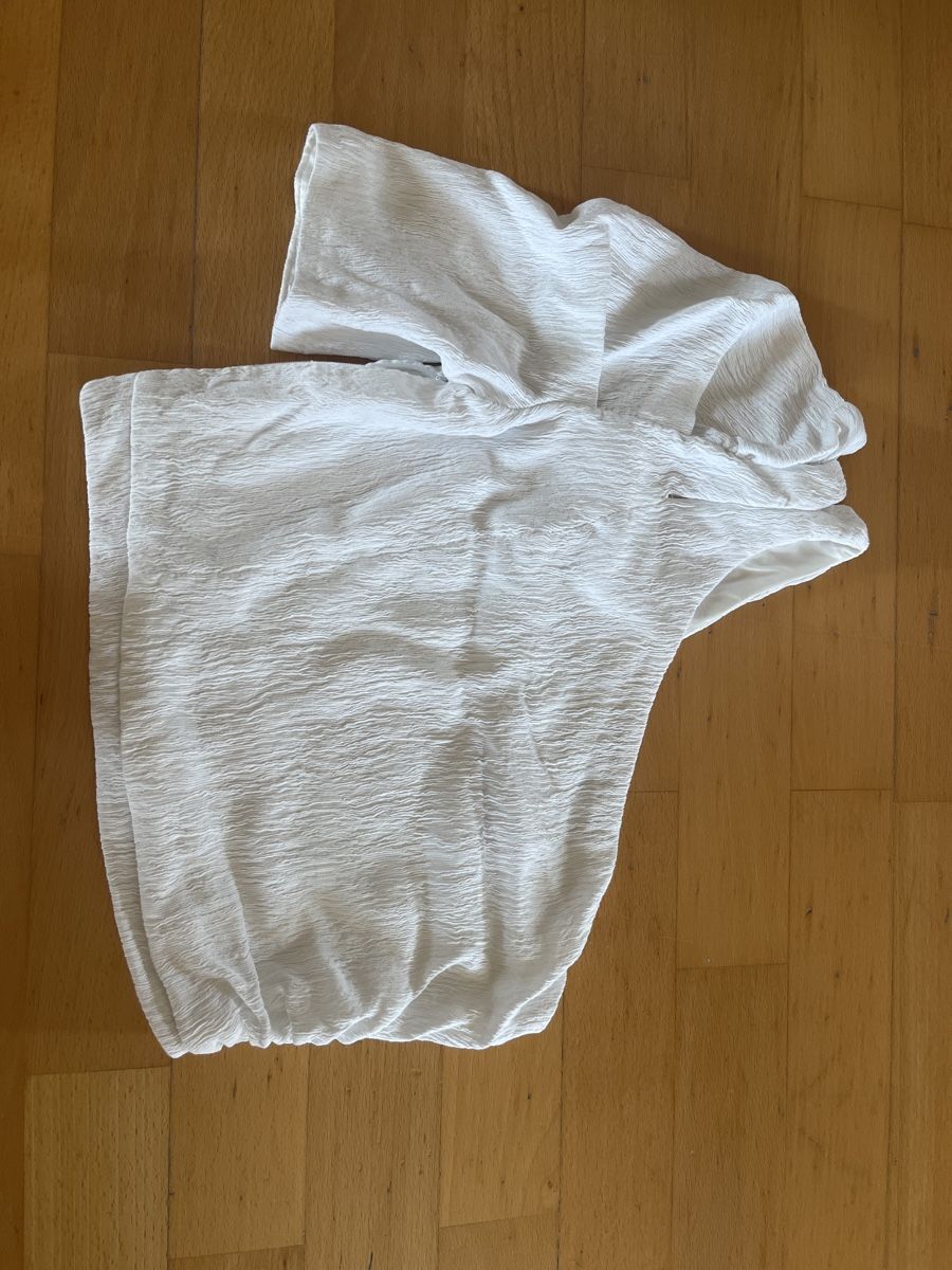 Zara Tops: Crop Top One Shoulder Zara – Gebraucht aus Kilchberg ZH von asrael02