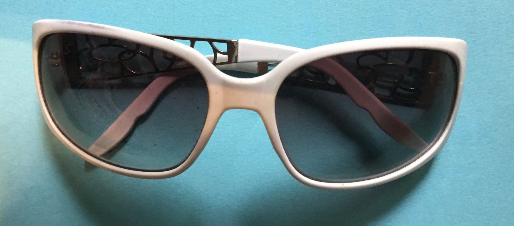 Guess Brillen & Gläser: Sonnenbrille – Gebraucht aus Wettswil von ann_hd9g 3