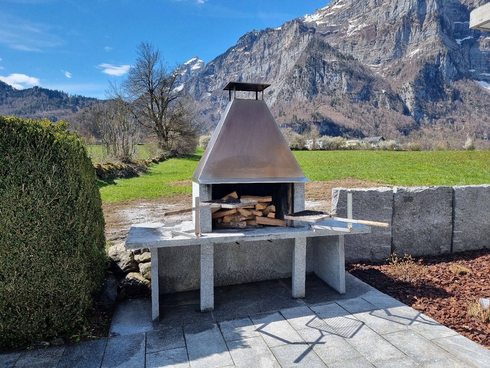 Grils: Garten Cheminée Granit XXL – D'occasion à Glarus par adler112 1