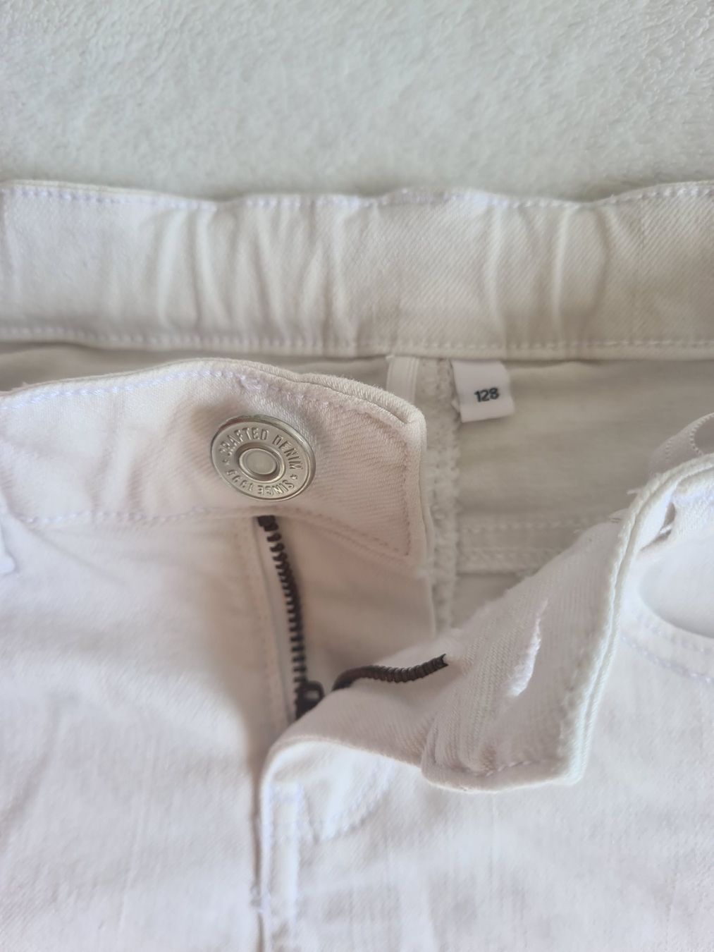 Pantaloni: 2x Kurze Hose Mädchen 128 – Usato da Biel/Bienne venduto da KatarinaFilip 1