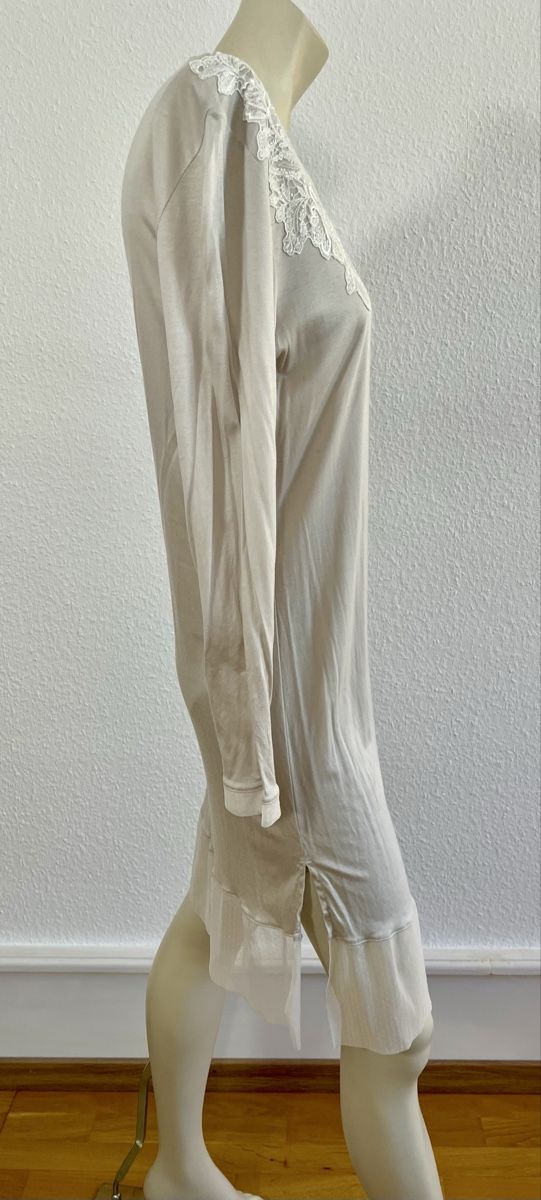 Vestiti: Louis Féraud Paris Nachthemd, Gr. 38, hellgrau, mit Spitze – Usato da Basel venduto da Bettybooo 3