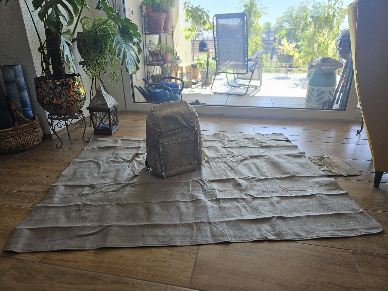 Rucksäcke: Picknick Kühlrucksack mit Iso-Decke beige – Gebraucht aus Seengen von Rockabilly91 3