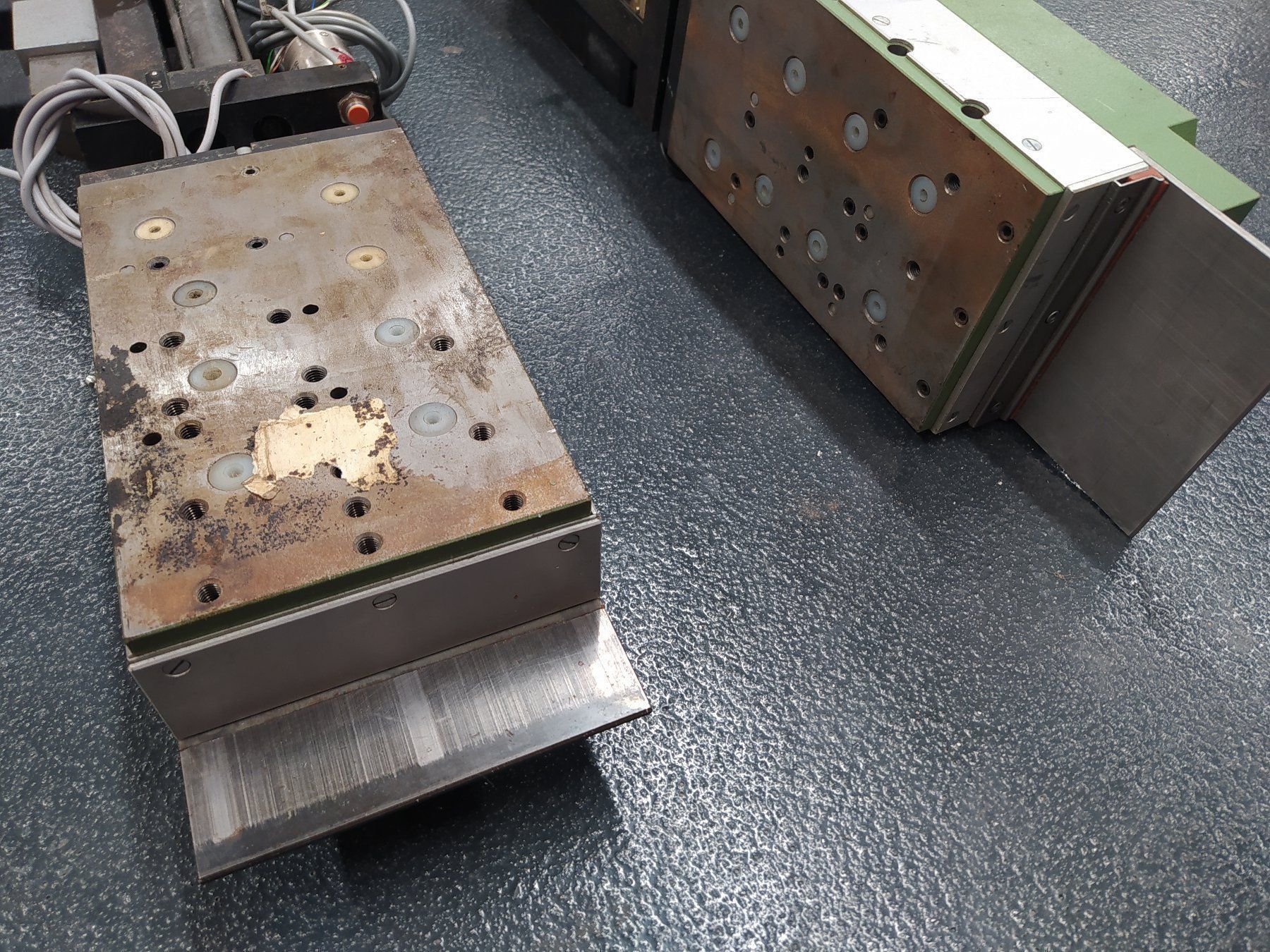 Autres pour métaux et serrurerie: axes hydrauliques pour machines – D'occasion à Attalens par Gmsa68 4