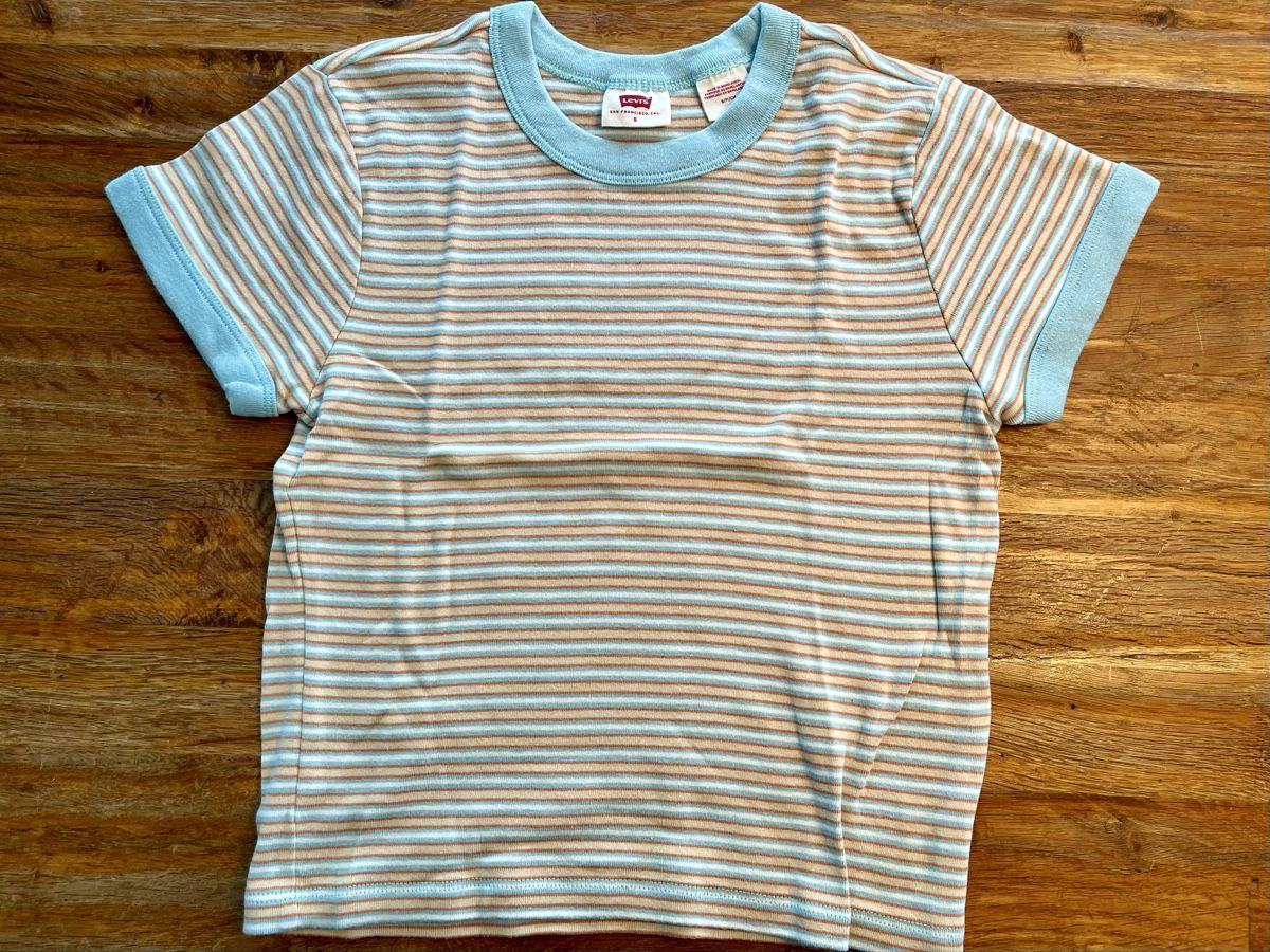 Levi's Camicie, T-shirt & Polo: schönes Levis T-Shirt Gr. S – Usato da Buchrain venduto da Sunny026