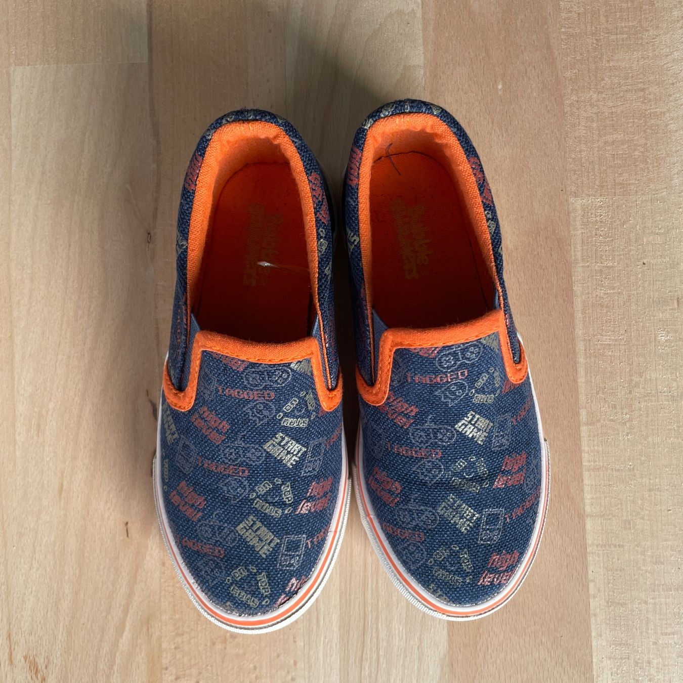 Scarpe per ragazzi: Sneaker / Hausschuhe 28 – Usato da Grabs venduto da MDS77 1