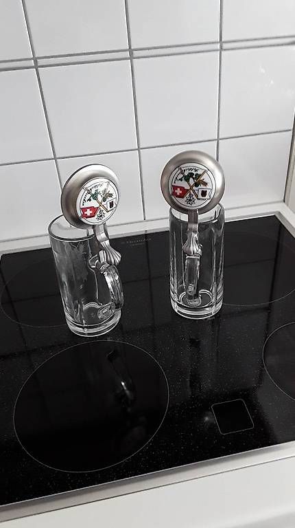Gläser: 2 chopes Feldschlosschen 0.4 ltre couvercle étain – Gebraucht aus boudry von taytayne
