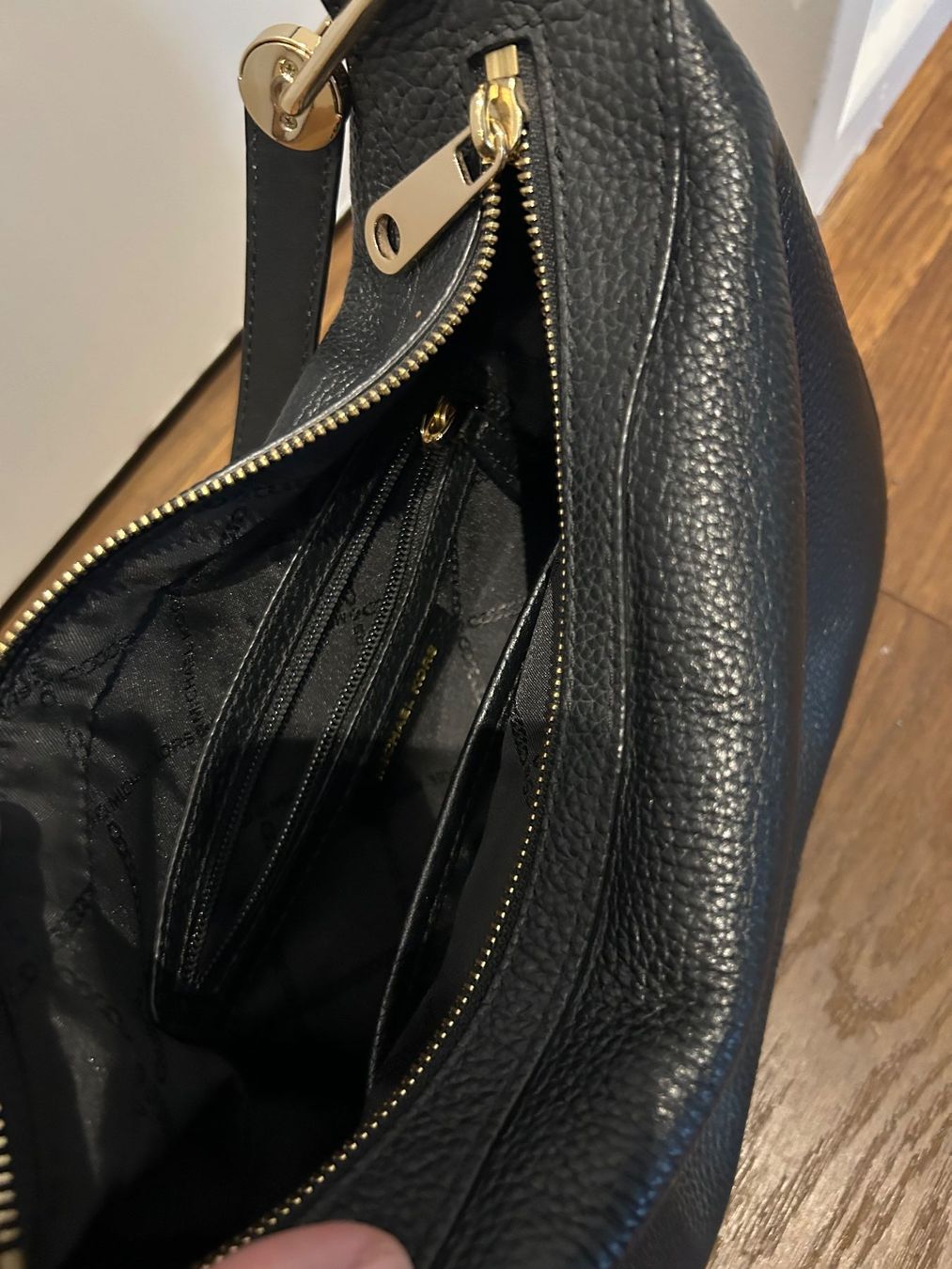 Michael Kors Borse da donna: Tasche Michael Kors schwarz – Usato da Schwyz venduto da lookatit 3