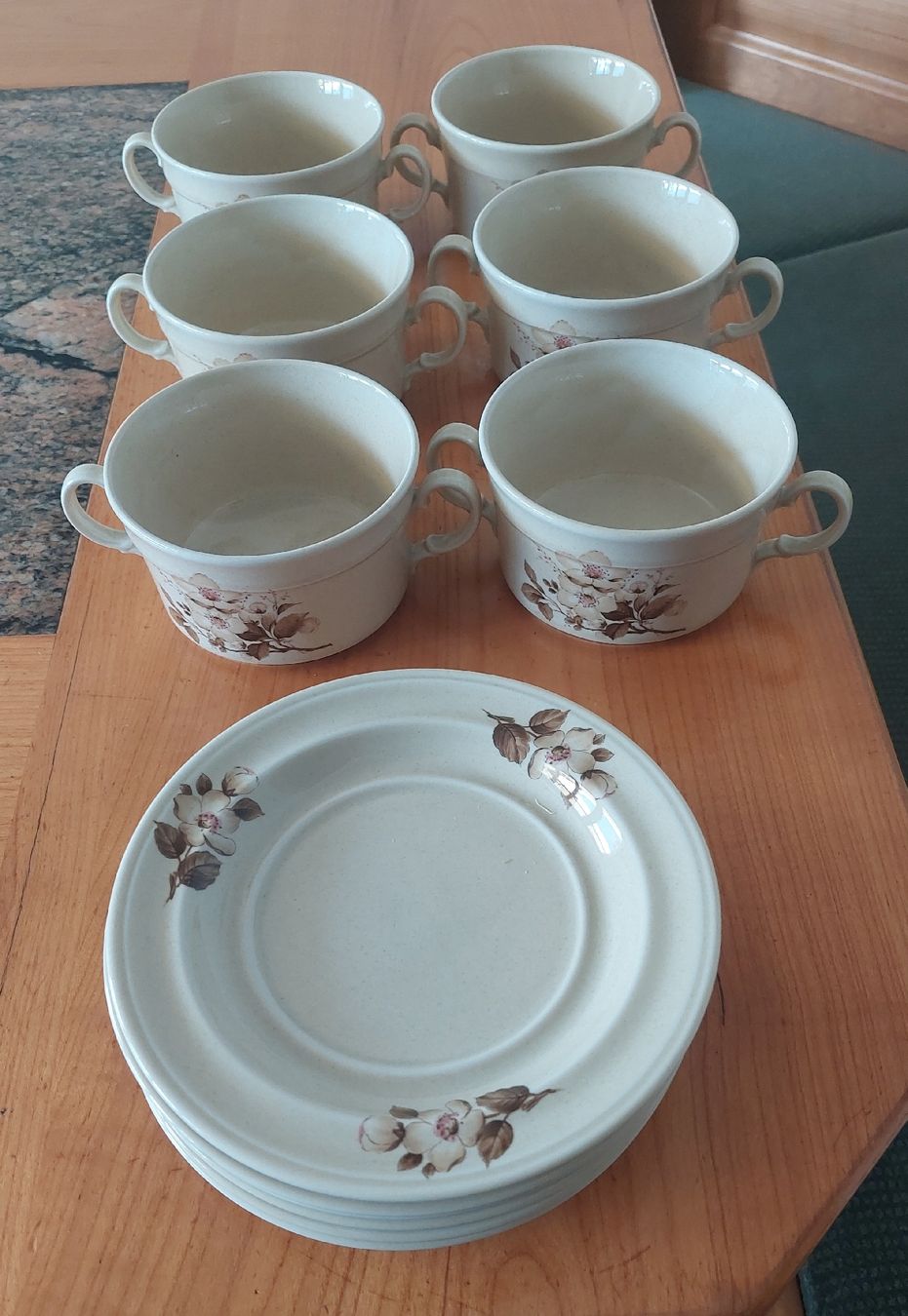 Winterling Set di piatti: 6 Suppentassen mit Unterteller Blumenmuster beigebraun – Usato da Zizers venduto da Pinot55 2