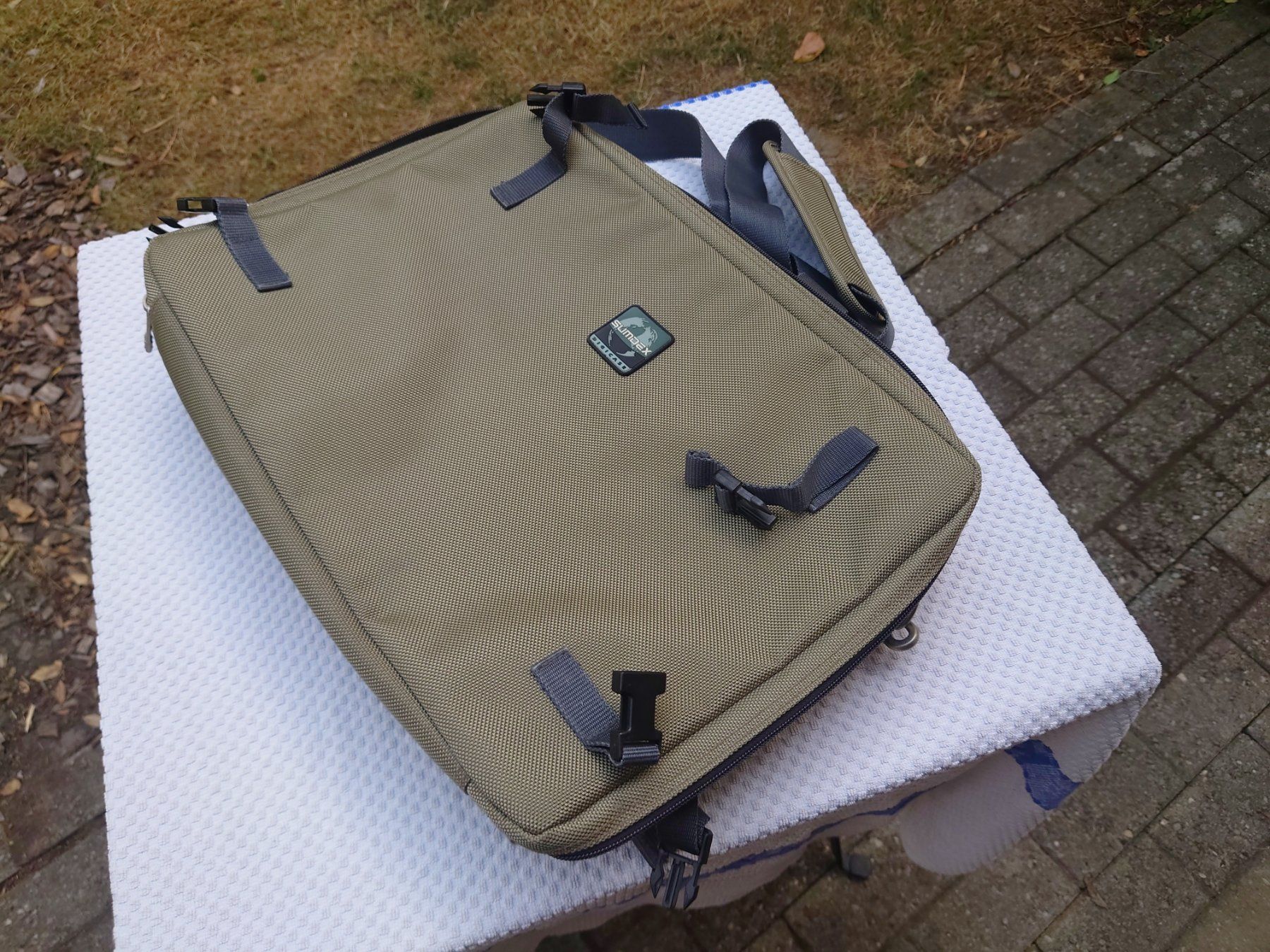 Taschen: Sumdex Laptoptasche der Spitzenklasse Traggurt+Rucksack 17" – Gebraucht aus Fraubrunnen von PlueschPanda 3