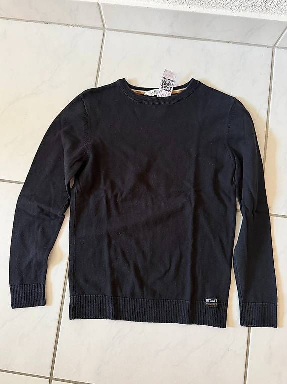 H&M Pulls et sweat-shirts: Feinstrick Pullover H&M Grösse 146/152 (3) – D'occasion à Hergiswil NW par ani_7z2m