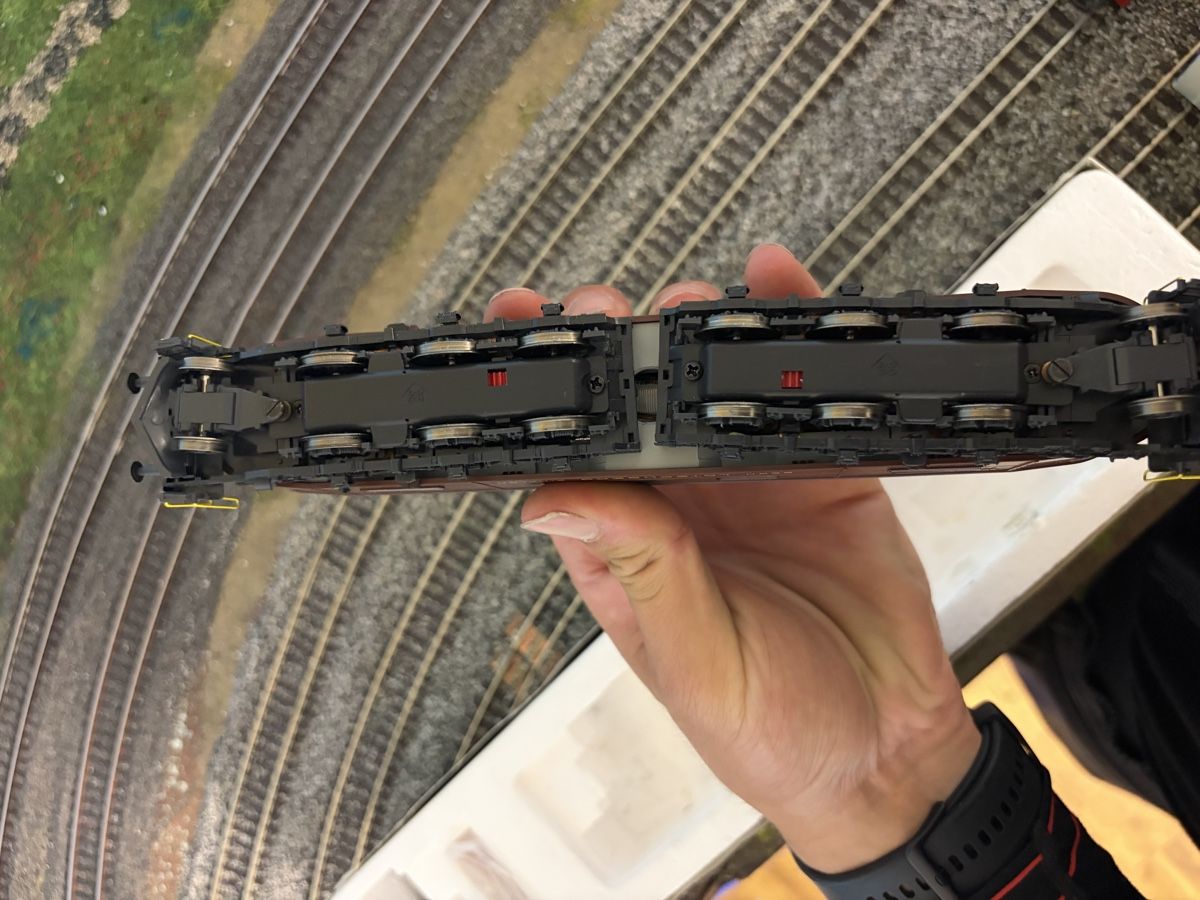 Roco Modelleisenbahnen: BLS Ae 6/8 205, Roco – Gebraucht aus Rochefort von ise_c7lc 4