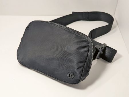 Lululemon Everywhere Gürteltasche 1L Crossbody Bauchtasche