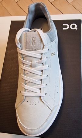 On - The Roger / Centre Court - Ice/Phantom - Gr.43 (US 9.5)