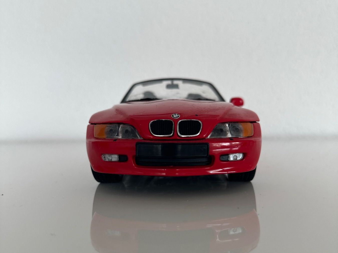 UT Models Modellini d'auto: BMW Z3 Roadster 1:18 UT Models rot – Usato da Muri AG venduto da gae_kz9y 1