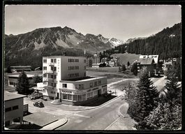 AK Arosa, Hotel Carmenna, Ort und Bergpanorama