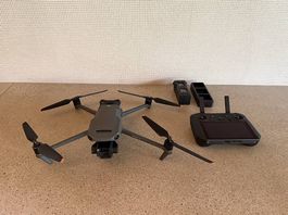 Mavic 3 con DJI RC Pro controller