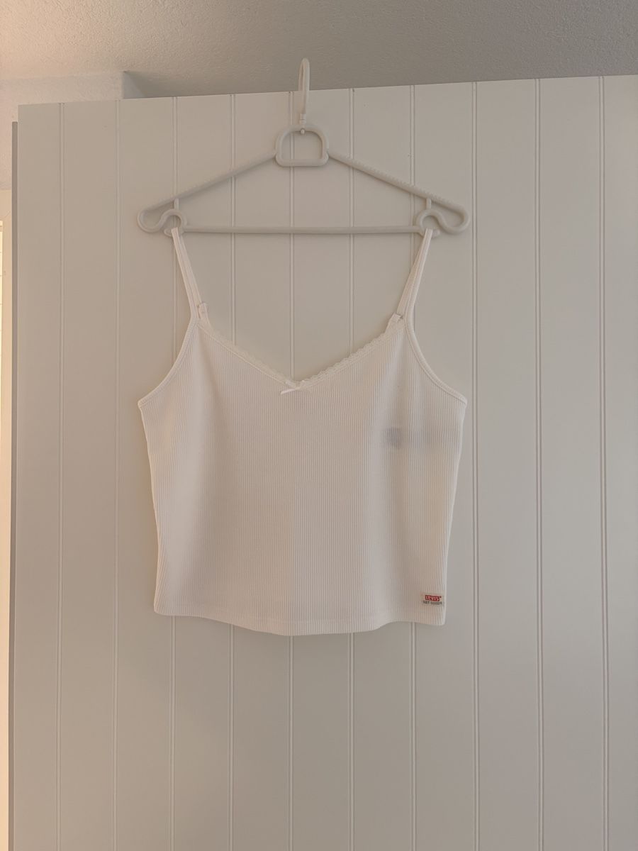 Levi's Tops: Neu Top LEVIS – Neuf avec emballage d'origine à Uttwil par ula_ls5l