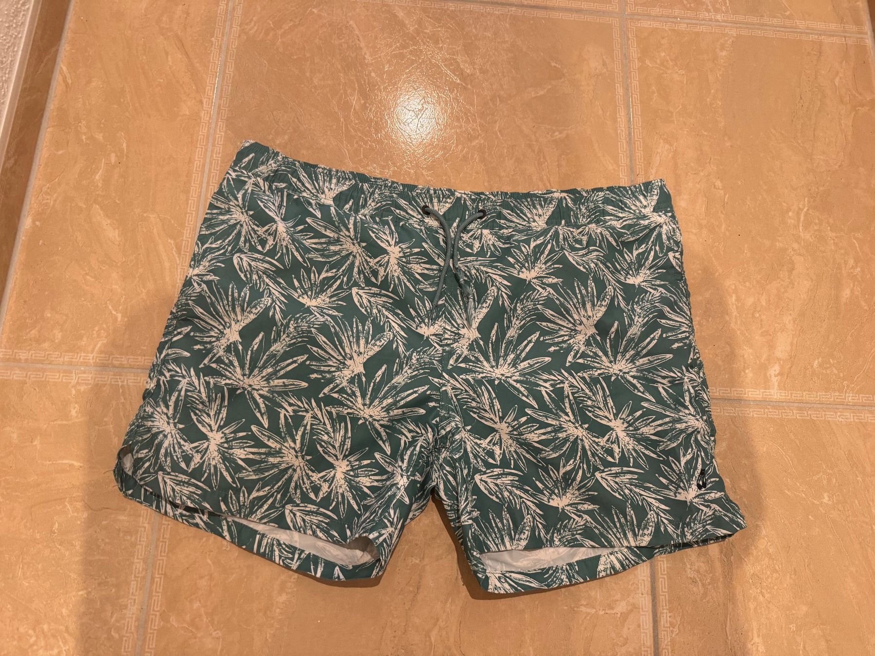 Peak Performance Pantalons: Peak Performance NWT Badehose, L NP 63 Fr – D'occasion à Klingnau par Markus14