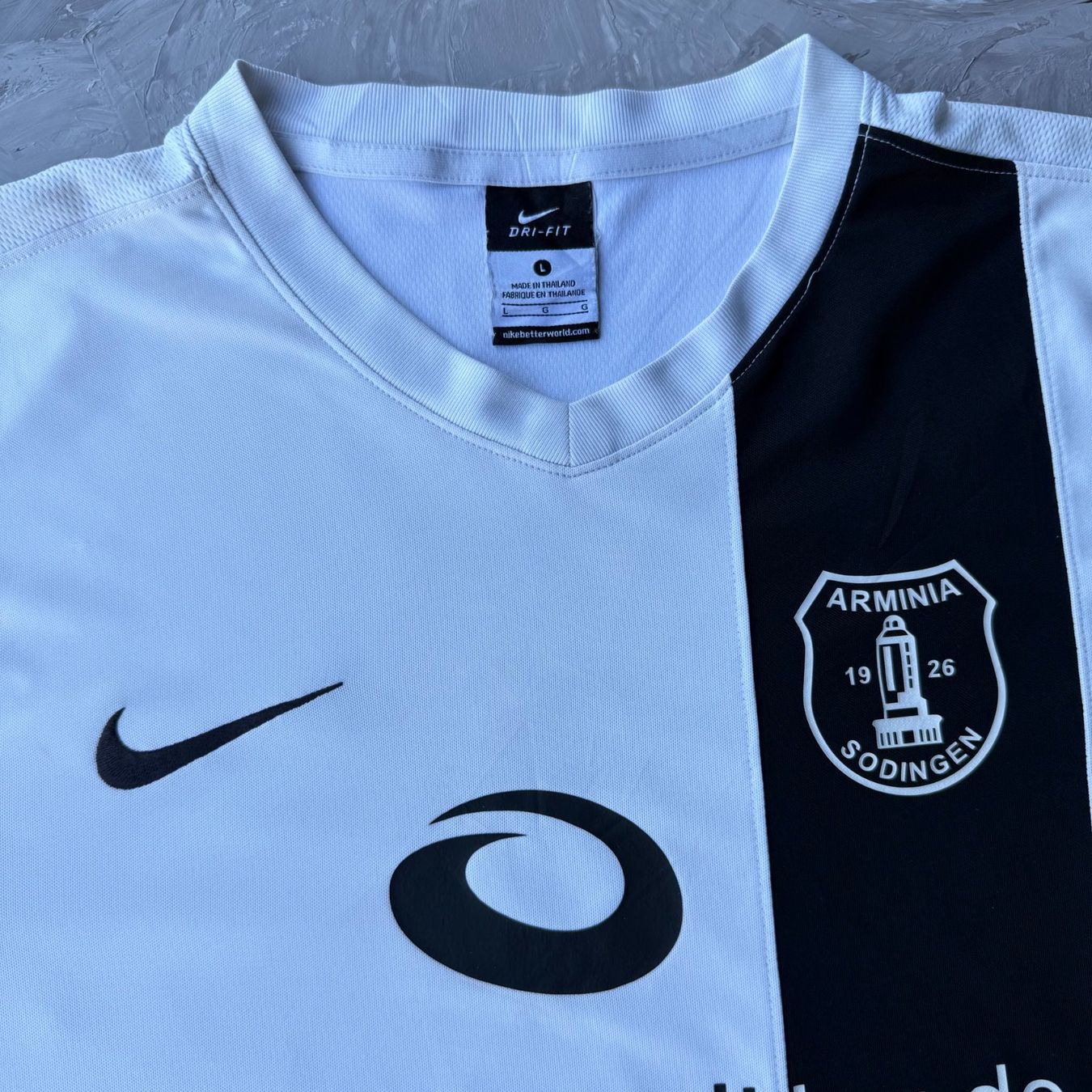 Canottiere & Pantaloni: Maillot ARMINIA SODINGEN Nike blanc/noir – Usato da Thônex venduto da Suisse.Shopping 2