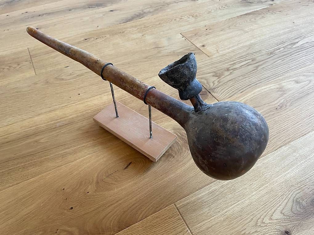 Skulpturen & Statuen: Altes ethnografisches Objekt / Pfeife auf Sockel – Gebraucht aus Häfelfingen von JeremiasR 1