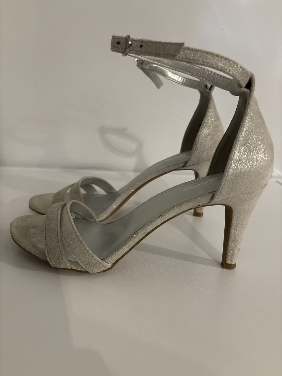 Graceland Damenschuhe: Sandaletten Graceland 37 – Gebraucht aus Oberwil b.Büren von holzschnitzu 1