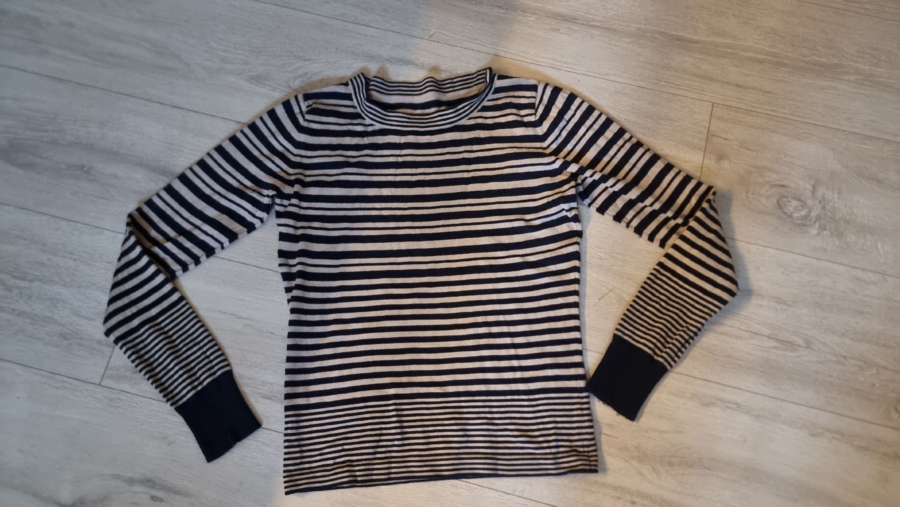 Pullover & Sweatshirts: Gestreiftes Langarmshirt, Grösse S – Gebraucht aus Wigoltingen von Zuckerfee84