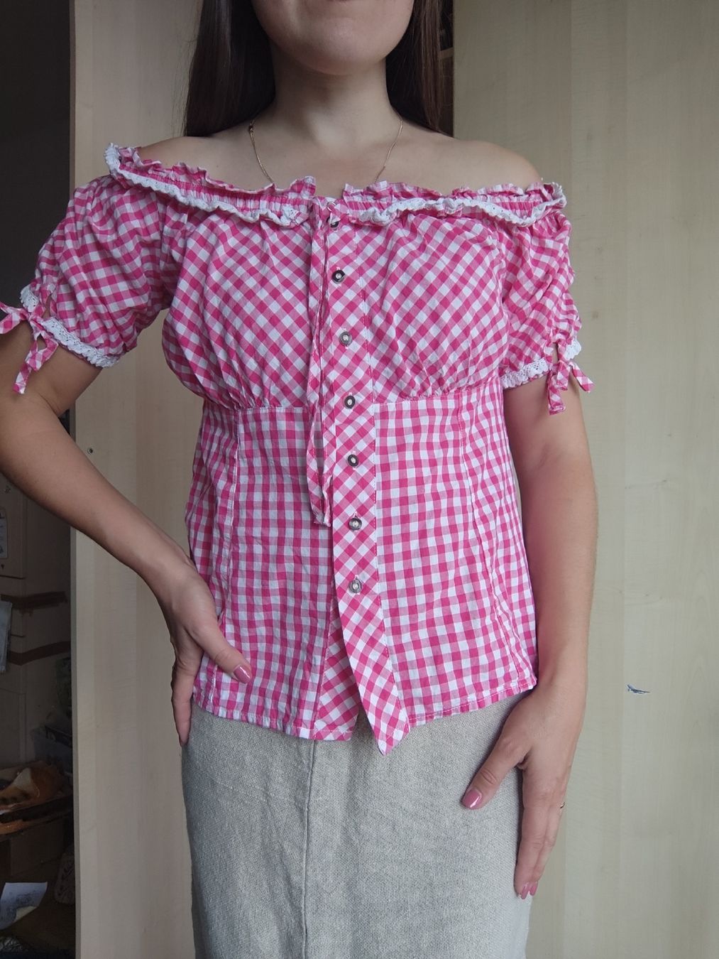 Top: Pink Top - Oktoberfest Dirndl – Usato da Mägenwil venduto da VintageGirly 1