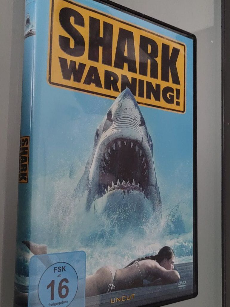 Tous les DVDs: Shark Warning! DVD – D'occasion à Dottikon par Oldyfreak