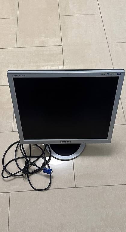 Monitor: Samsung Monitor – Usato da Schaffhausen venduto da seb_jhm6