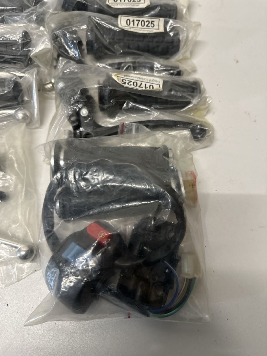 Tutti i ricambio per moto: Progrip Motorcycle Parts Bundle New Condition – Nuovo e nell'imballaggio originale da Elsau venduto da MANWITHVAN 2
