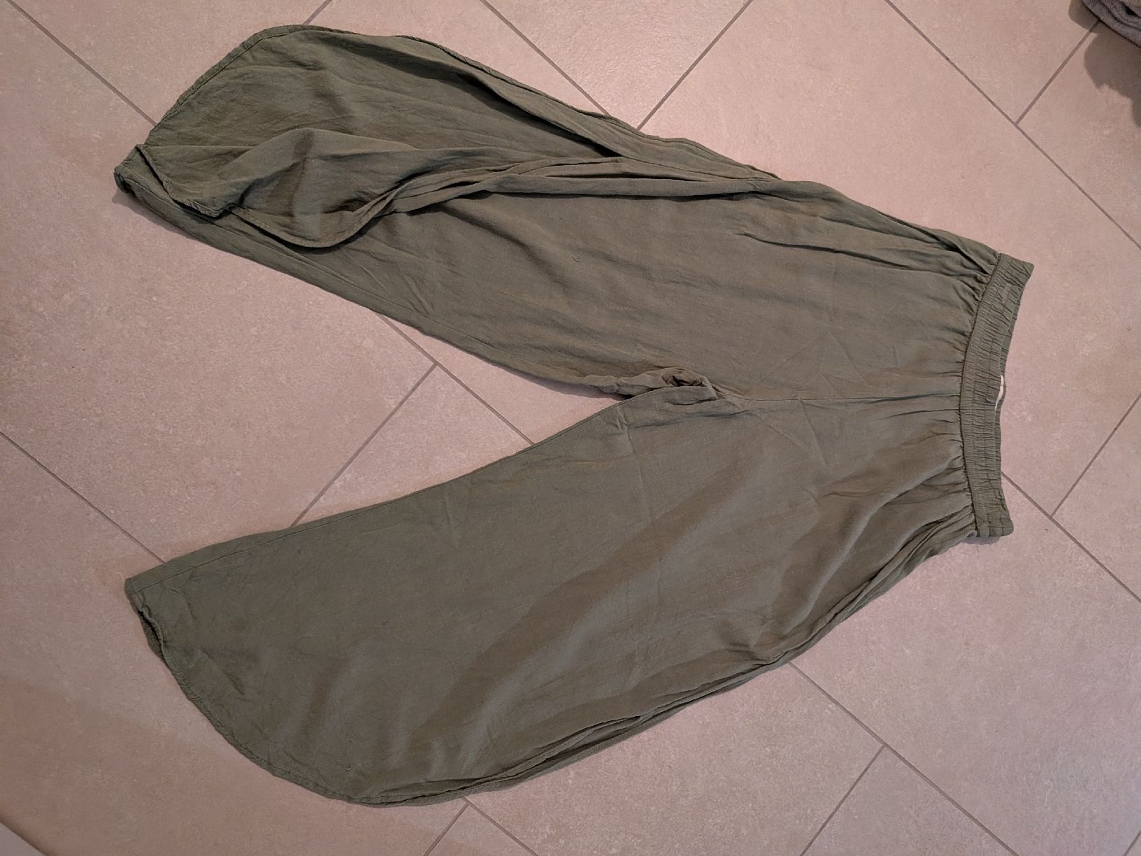 Pull&Bear Pantalons: pantalon Pull & Bear vert t.S – D'occasion à Genève par Maelenn