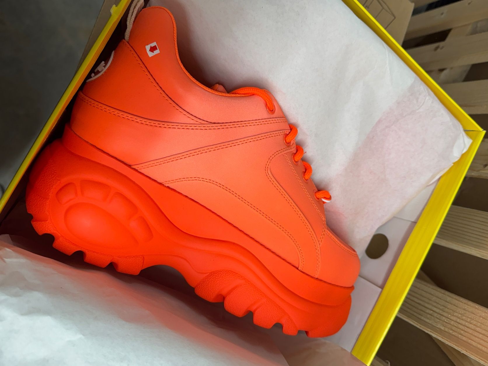 Buffalo Scarpe da uomo: Neon Orange Buffalo Platform Sneaker Grösse 41 – Usato da Kriens venduto da SleepyFool 1